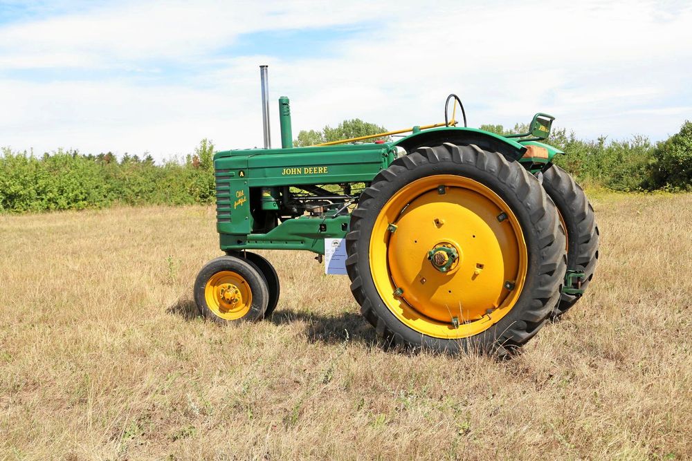 John Deere Model A "Old Faithful" 2-cyl T132.