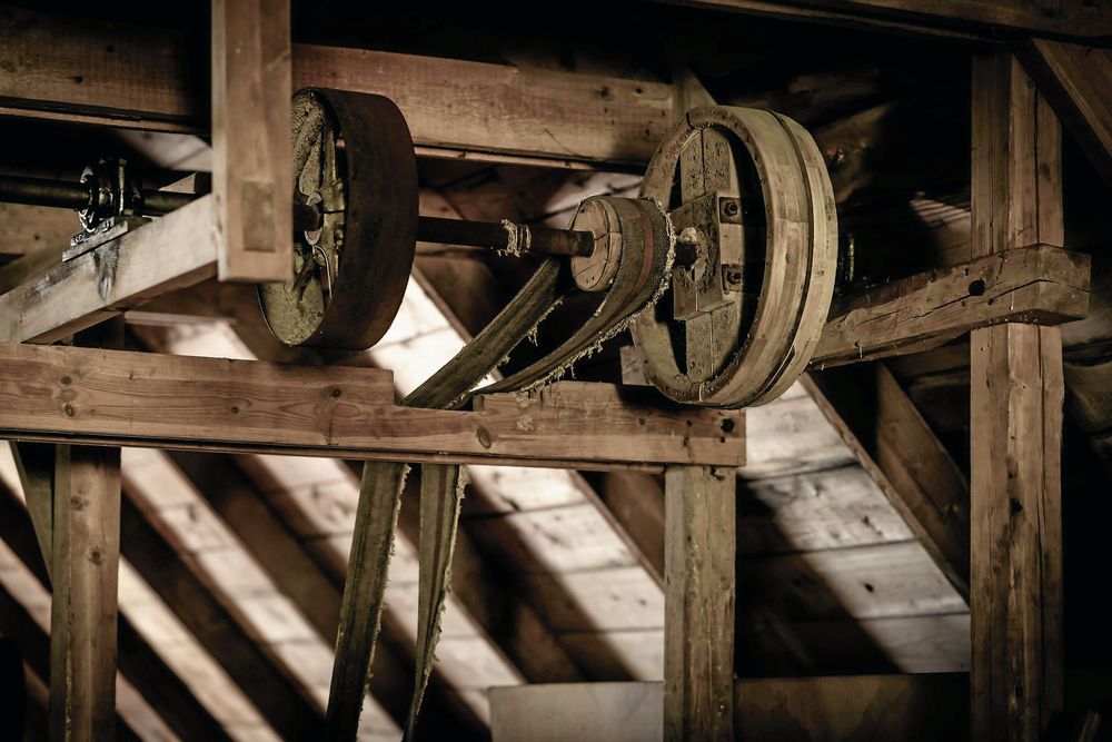 Traditionen av kvarnar är lång i Risslingby. Karlösa kvarn har anor från 1800-talet.