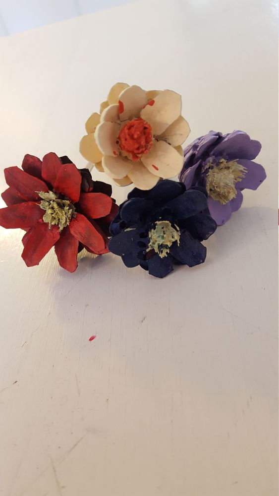 Måla dem sedan med akrylfärg efter humör, bara fantasin sätter gränser. Avsluta med klarlack om du vill!