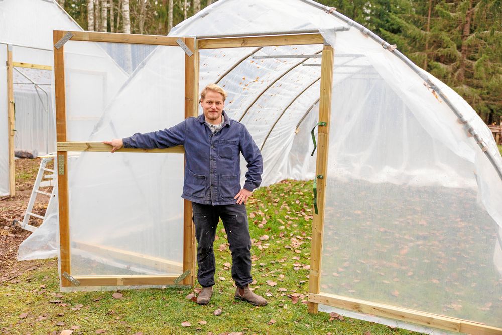 Den kan flyttas runt och kräver inget rakt underlag. Tunnelväxthuset Caterpillar ger valmöjligheter.