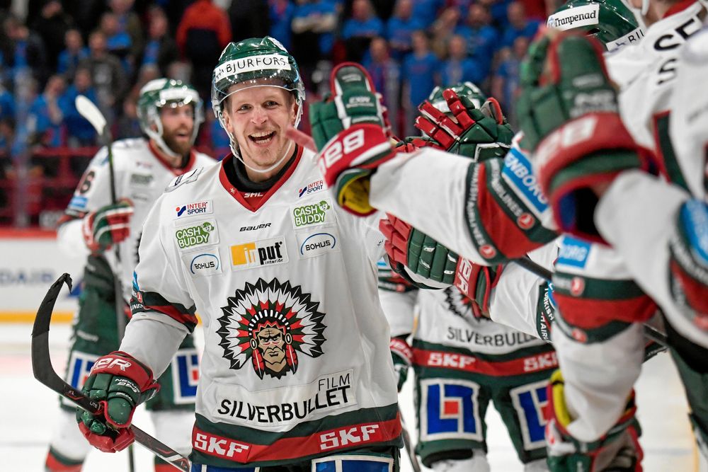 Många evenemang påverkas på grund av coronautbrottet, till exempel hockey.