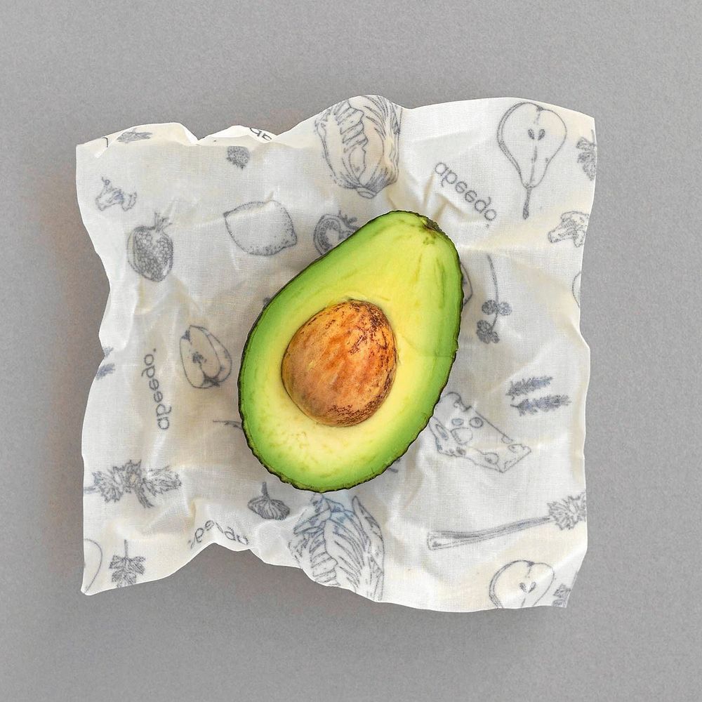 Bivaxfolie håller i upp till ett år och är gjort av enbart naturliga material.