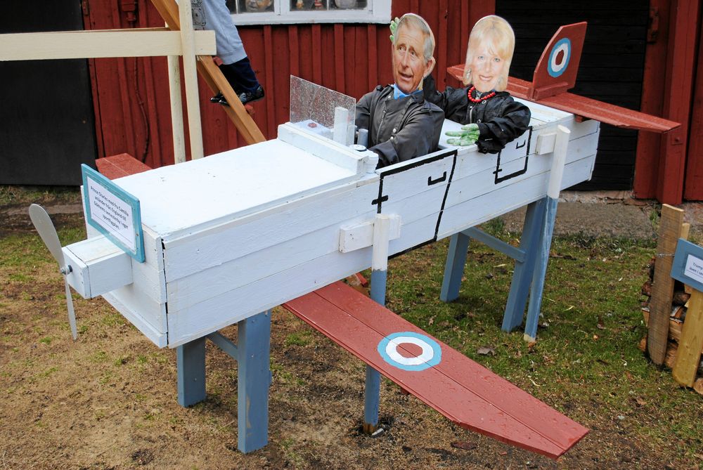 Ett flygplan kommer med celebert besök.