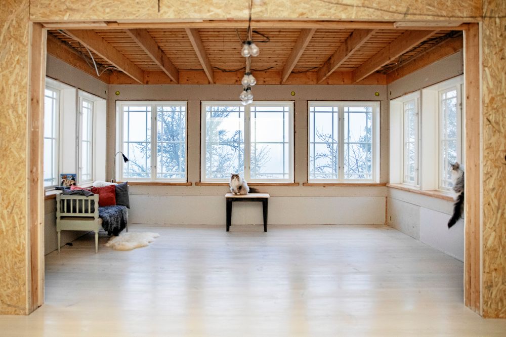 Utbyggnaden ut mot hagen, som ska bli ett ljus matrum, är ett av deras senaste projekt.