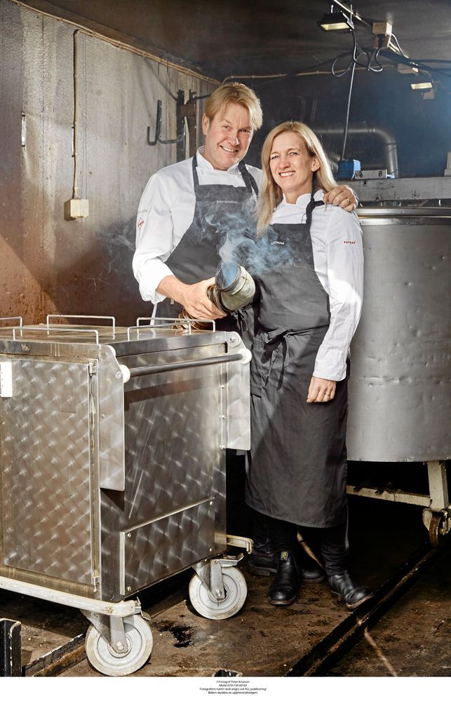 Lasse och Pia kom på att en kompressor är bra för kallrökning på gourmetvis.