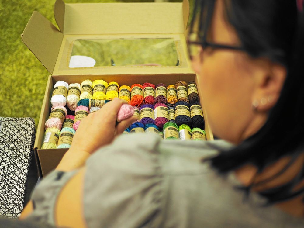 Rätt garn är nyckeln. Varje design kan göras i tre varianter innan designern bestämmer sig.