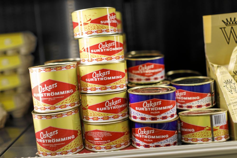 Inget ska fattas invånarna i Valsjöbyn och Gunnarvattnet, är Margaretas ambition. Både surströmming och ginger beer finns i sortimentet.