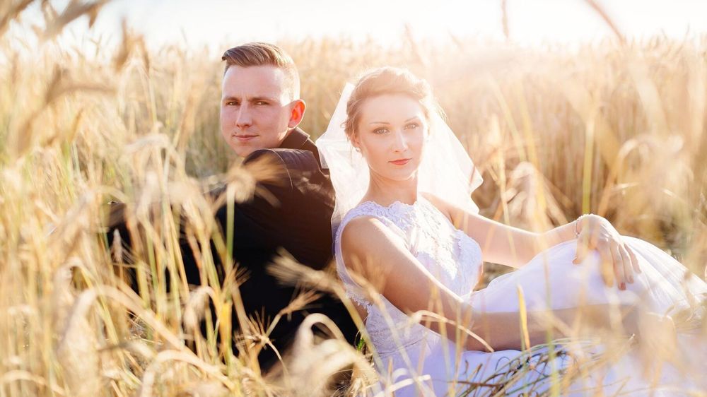 Vill du fotografera dig med din blivande make/maka så måste du be markägaren om lov innan!