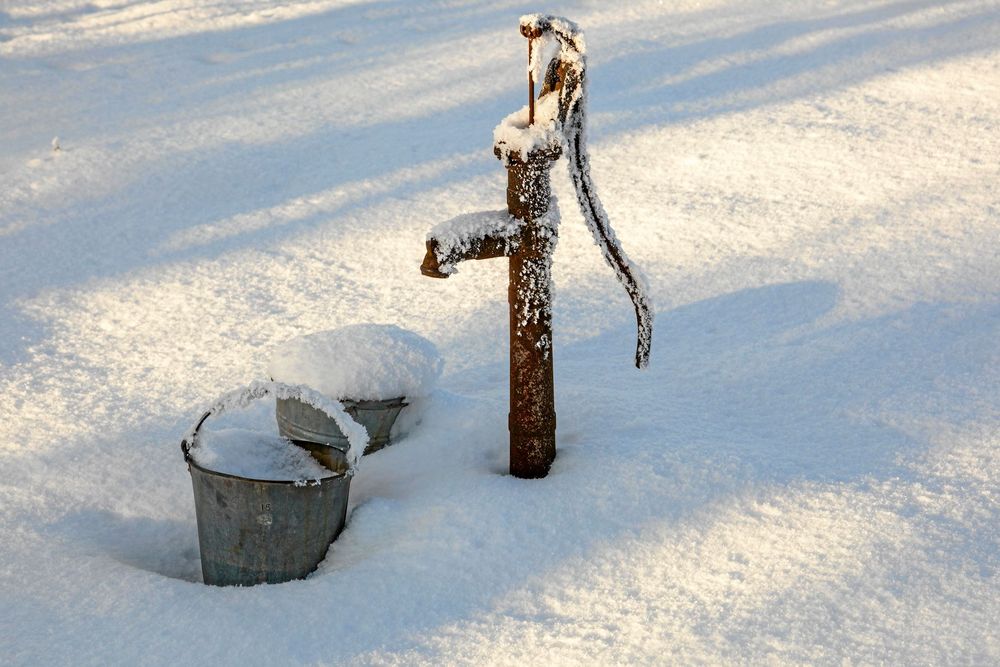 Stora snömängder kom tidigt i norra Sverige. Så vid snösmältningen kan grundvattennivåerna komma att fyllas på rejält på sina håll.