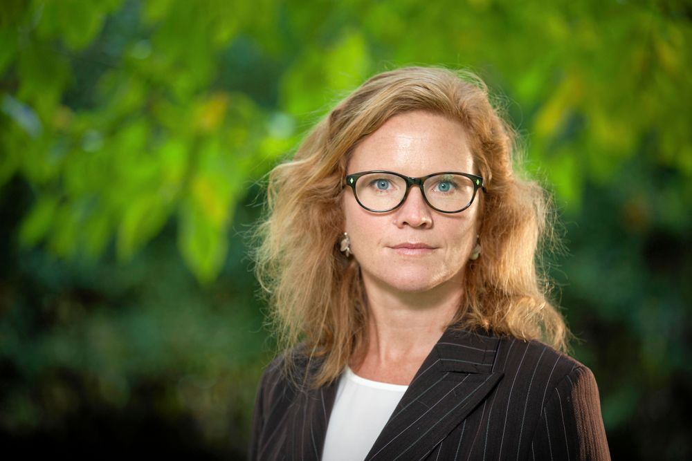 Therese Jacobsson är chef för miljögifter, hav och jordbruk på Naturskyddsföreningen, och vill att Sverige förbjuder PFAS–kemikaler i vardagliga produkter.