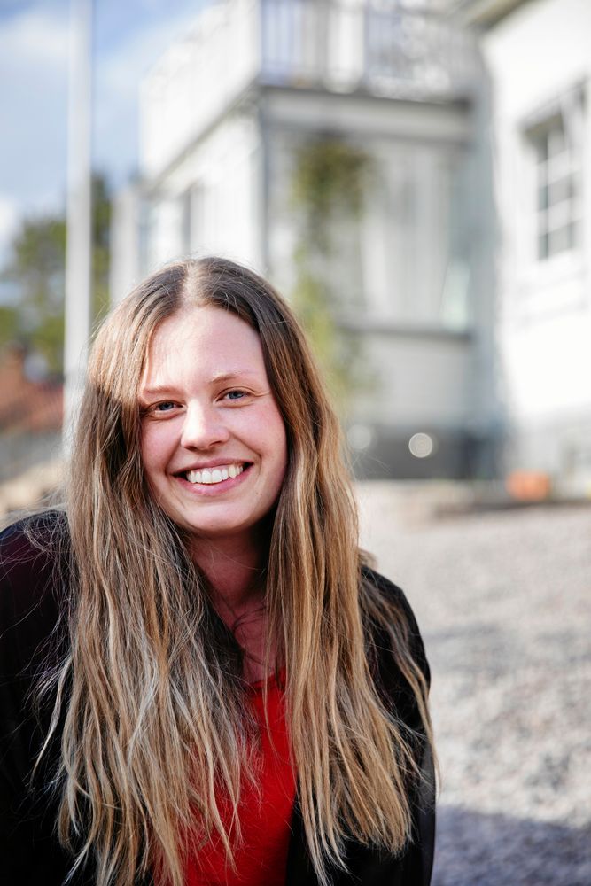 30-åriga Therese tycker att det är spännande att forska i både husets och släktens historia.