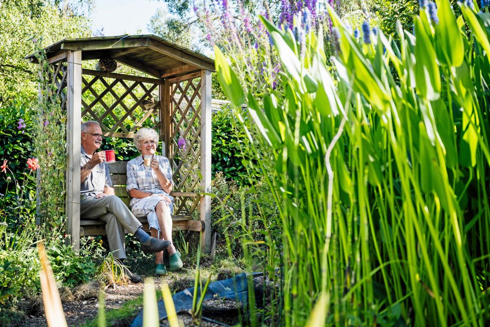 Pyttelitet lusthus för den lilla trädgården.
