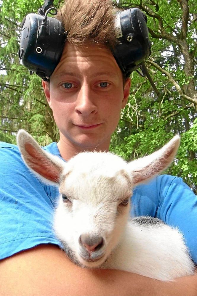 ”Getter är så lugna och sociala. De vill vara med och är väldigt mysiga”, berättar getbonden Oscar Fjärrstrand.