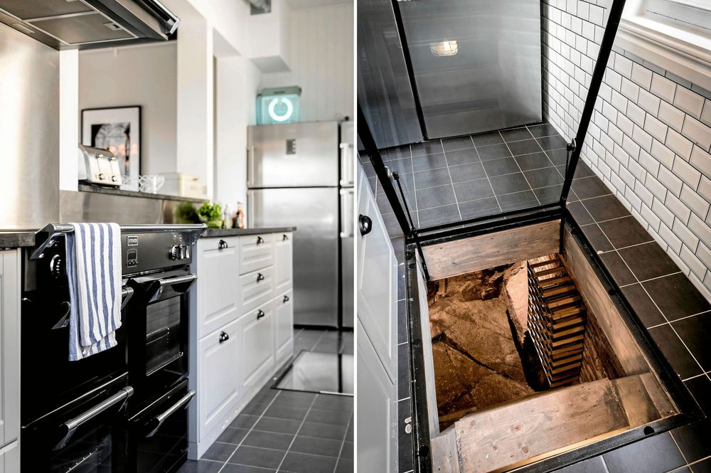 Från köket kan man ta trappan ner till vinkällaren. Foto: Wrede Fastighetsmäkleri