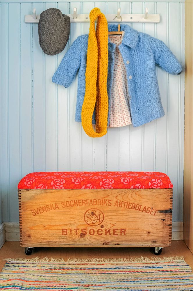 Sockerlådan blir kombinerad bänk och förvaring.