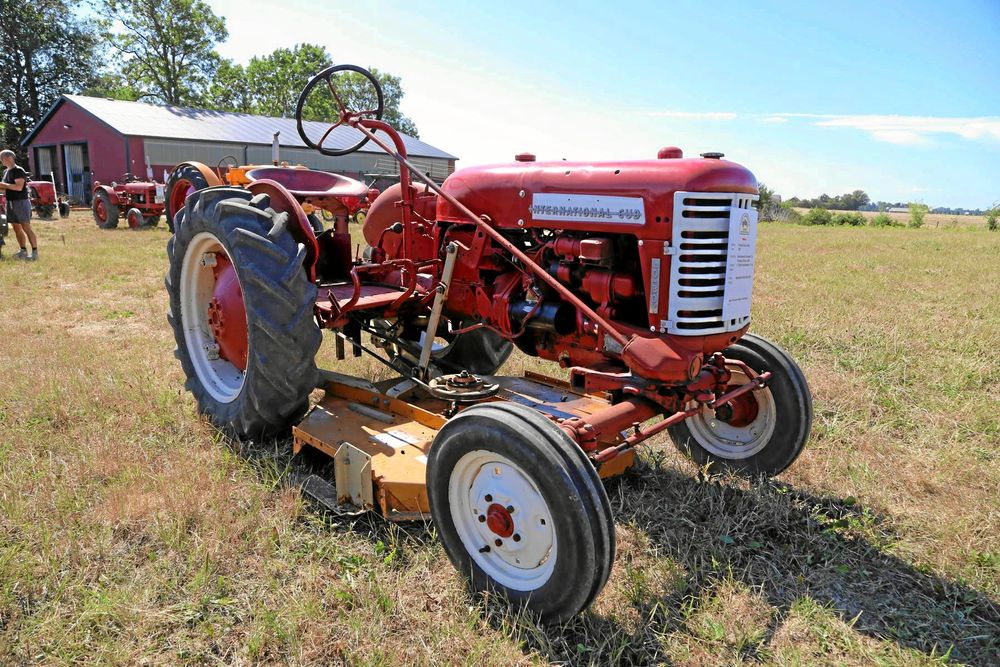 Farmall Cub Lo-Boy 4-cyl T11.
