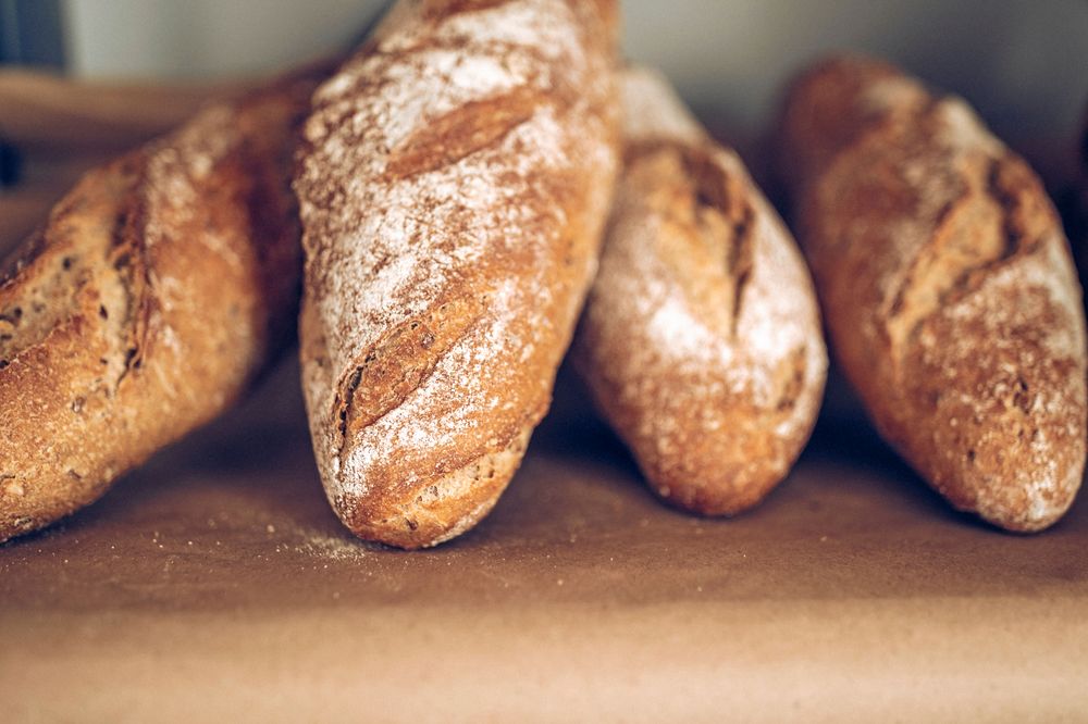 Brödpriserna gick upp efter förra årets sommartorka. I år kommer priserna troligen att sjunka.