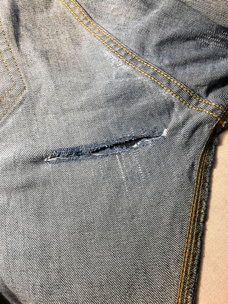 Vänd avigan ut och släta till.