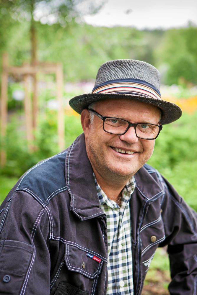 TV-profilen och trädgårdsgurun Bosse Rappne berättar hur du bygger en stödmur till trädgården.