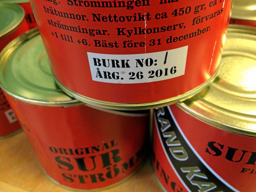 1 000 burkar av Grand Kallax Original till verkas varje år.