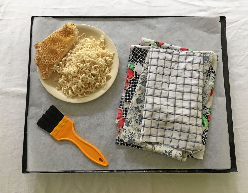 Flera olika sorters tyg att testa med.