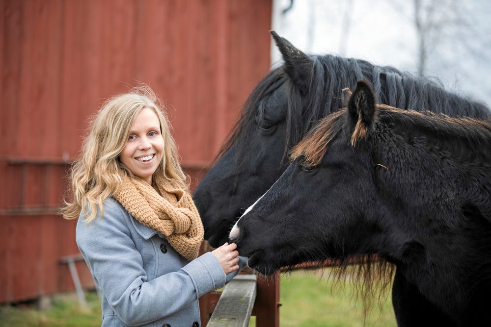 Den nordsvenska märren Elvan och hennes avkomma Eldar är ofta med på sagofotograferingen.