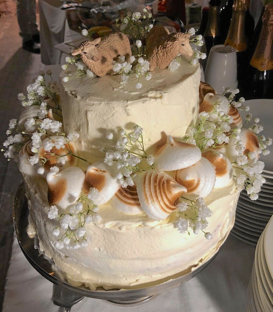 Naturligtvis var det får på tårtan.