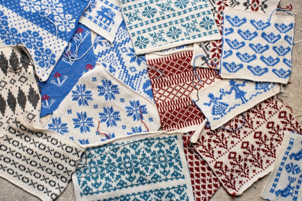 Maja Karlsson skapar nytt med gamla svenska mönster.