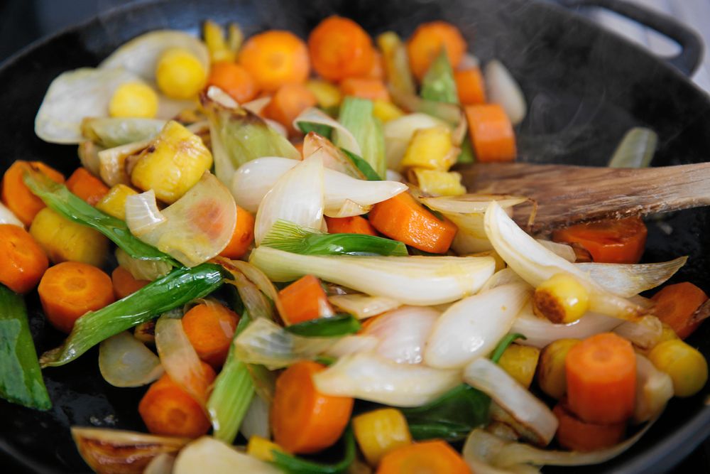 Buljong på gång, härliga smaker från rester av alla de slag.