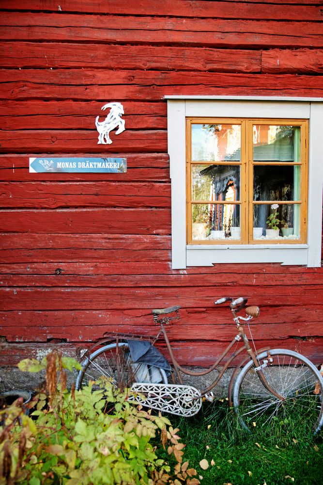 Företagsskylten på det gamla soldattorpet i Alfta.