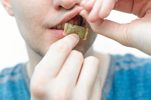 Ju mer du snusar per dag desto högre risk utsätter du dig för, enligt en ny studie.