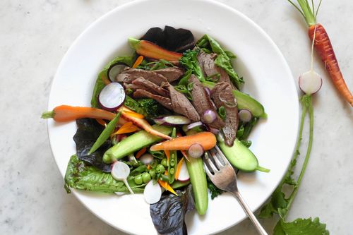 Vildsvinskött har ingen utpräglad viltsmak och passar fint i en sallad med influenser från Asien.