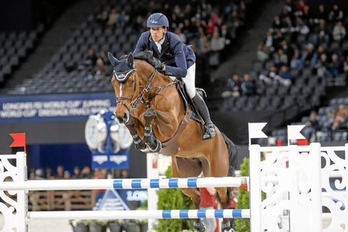 Henrik von Eckermann tillsammans med hästen Mary Lou som han kommer att tävla med i Ryttar-VM i USA.