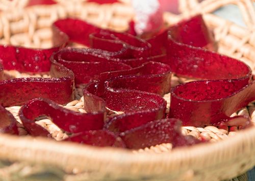 Syrligt sega lingonremmar – mycket bättre, godare och nyttigare än köpta sura godisremmar!