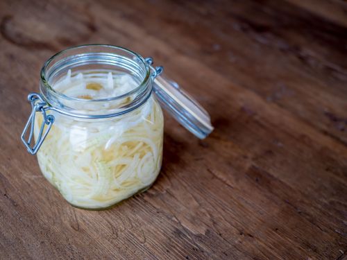 Sverige är med en produktion av 65 miljoner kilo lök per år nästan självförsörjande.