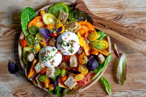 Vacker och underbart god tomatsallad.