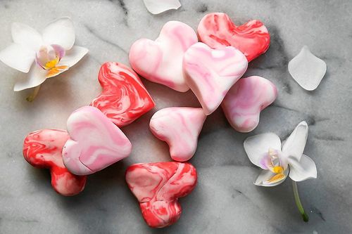 Låt badtvålarna ligga och torka ett par dagar så blir de hårda och fina.