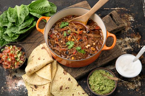 En rejäl gryta ska räcka till länge! Detta recept är till 10 portioner.