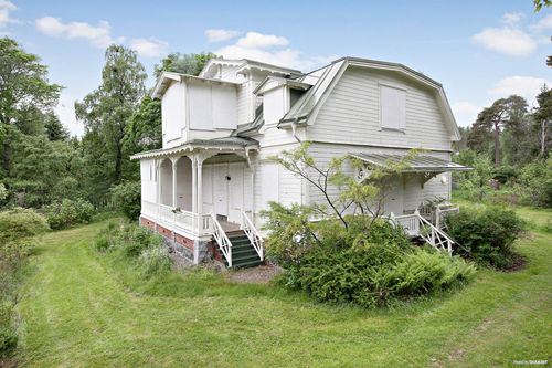 Villa Solbacken. villa