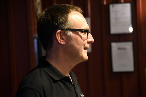 Björn Falkesström som driver Oppigårds bryggeri satsar stort på ett reningsverk. Annars måste de lägga ned produktionen.