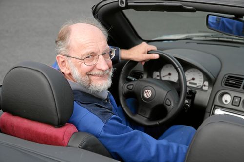 Det går visst att meka själv även med nya bilar med avancerad elektronik.