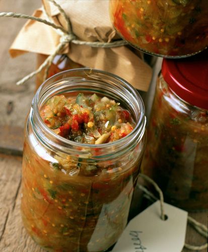 Äppelmust smaksätter fint kiviksgurkan.