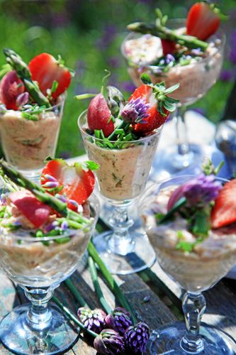 Servera gärna moussen i fina glas så känns den extra lyxig.