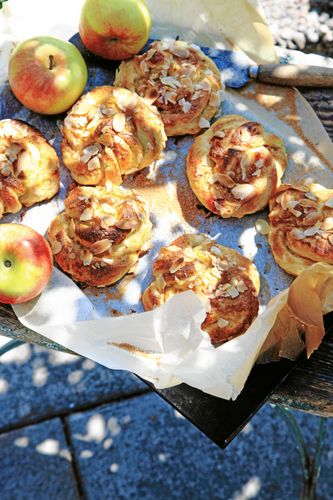 Fylll bullarna med äpplen och kardemumma – fantastiskt gott